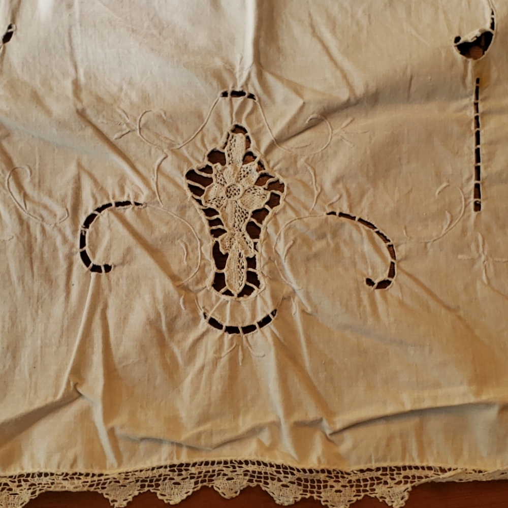 Vintage table runner